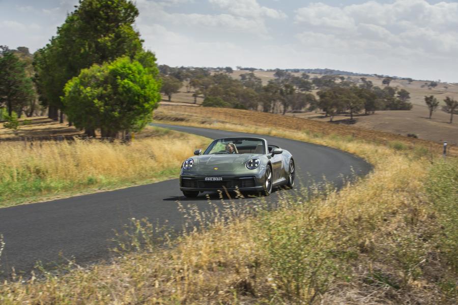  Porsche 911 Carrera S Cabriolet 2020 года  (AU) (фото 4 из 25)